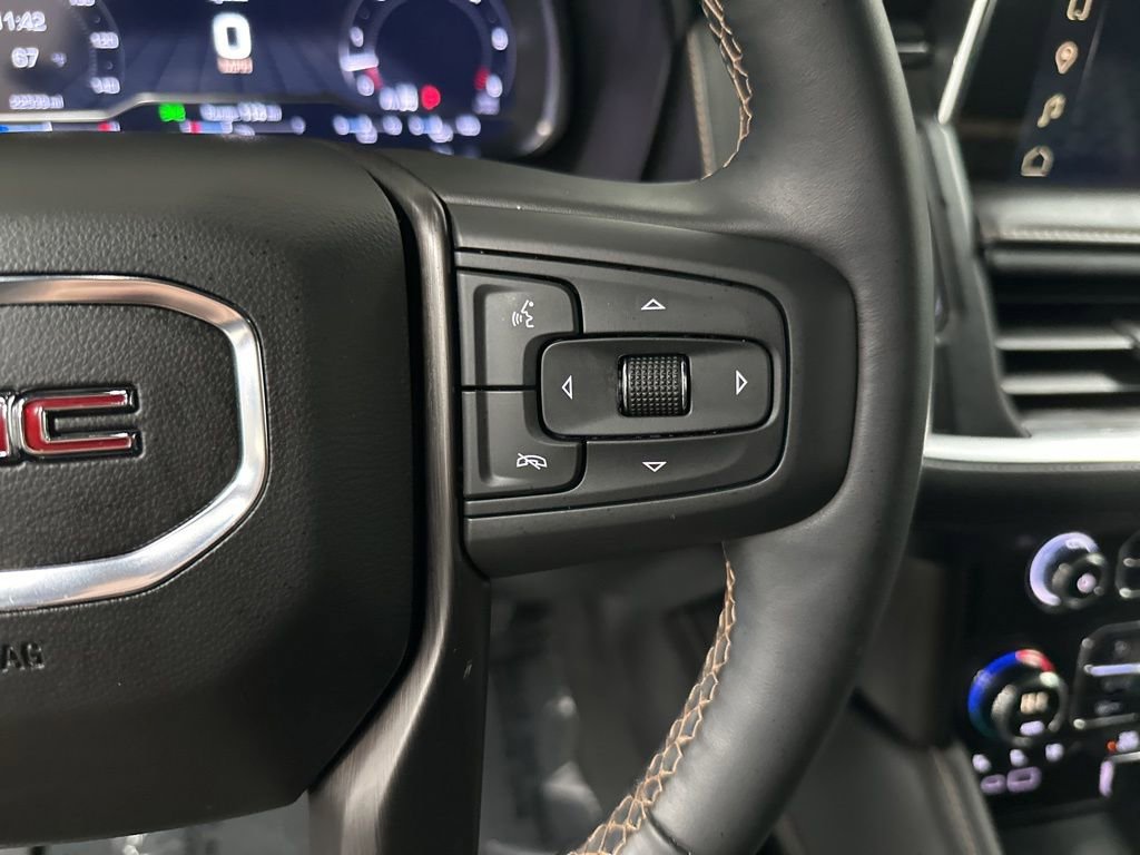 Used 2024 GMC Yukon AT4 w/ Technology Package image 18