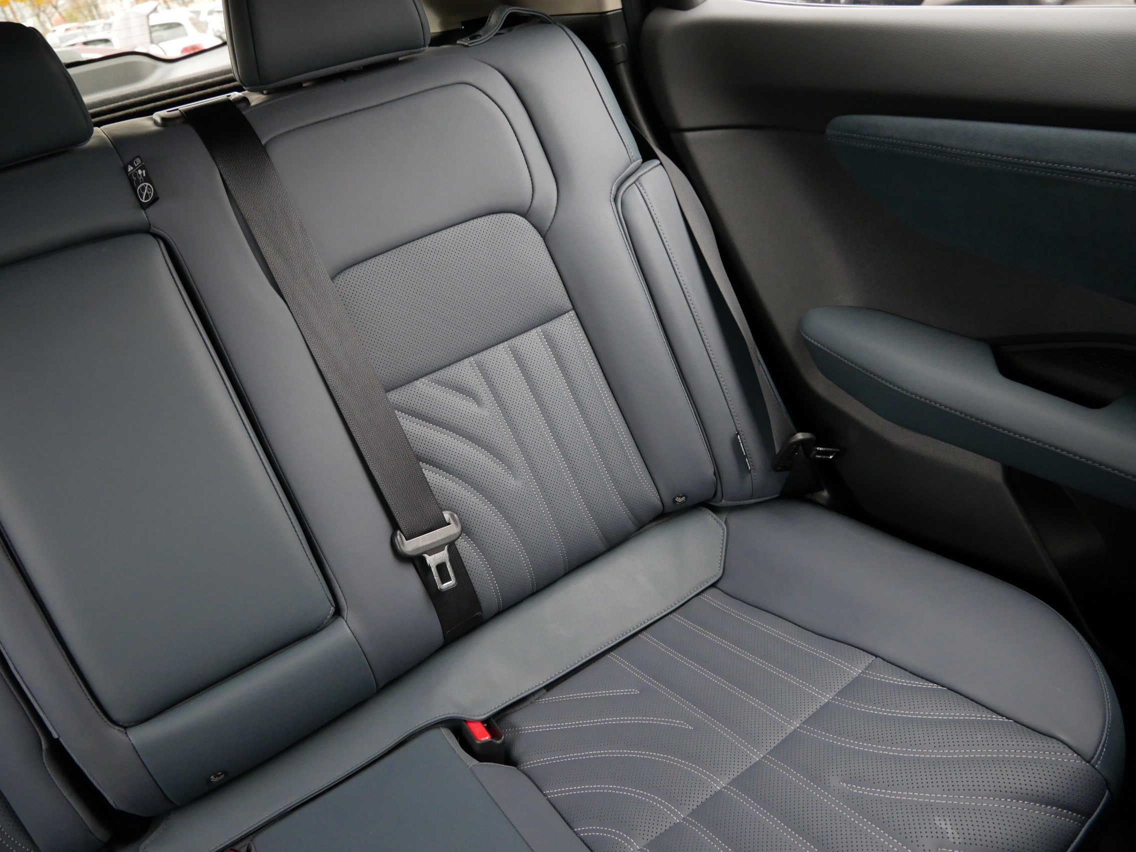 Used 2024 Nissan Ariya PLATINUM+ image 14