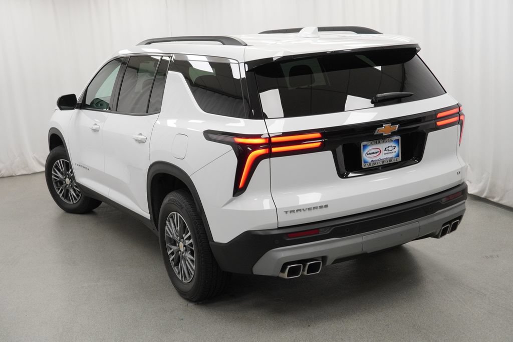 Certified 2024 Chevrolet Traverse LT w/ Trailering Package FWD image 38