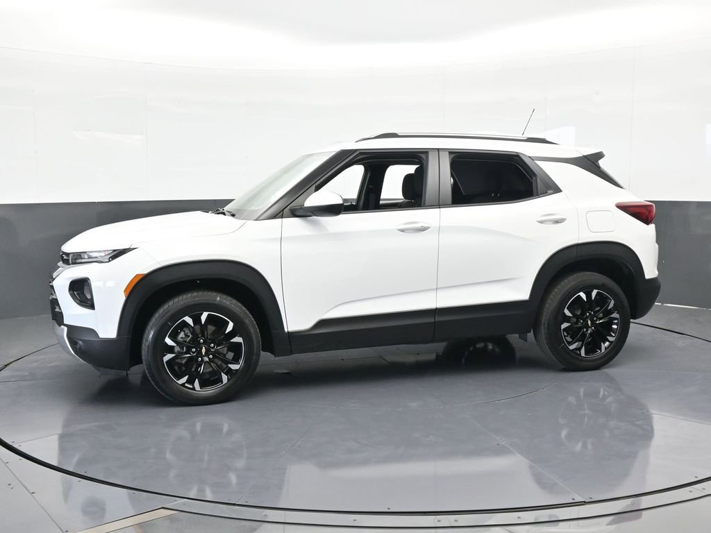 Used 2022 Chevrolet TrailBlazer LT w/ Driver Confidence Package image 2