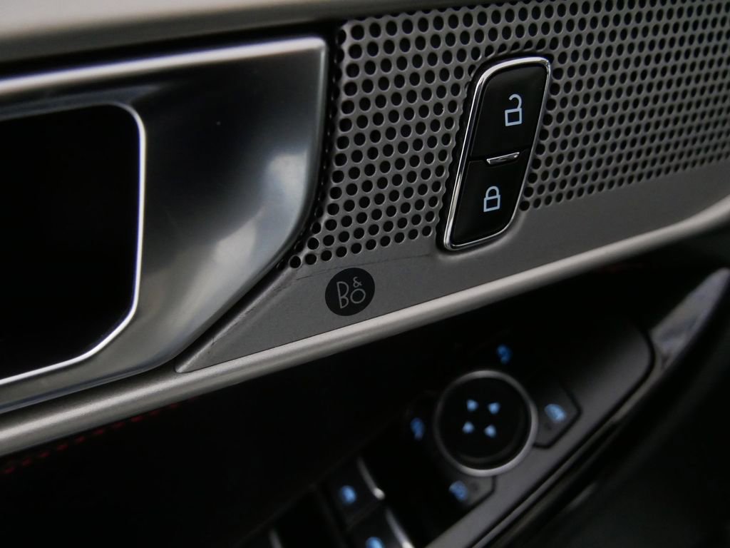 Used 2023 Ford Explorer ST-Line image 14