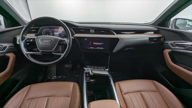 Used 2022 Audi e-tron Premium w/ Convenience Plus Package image 26