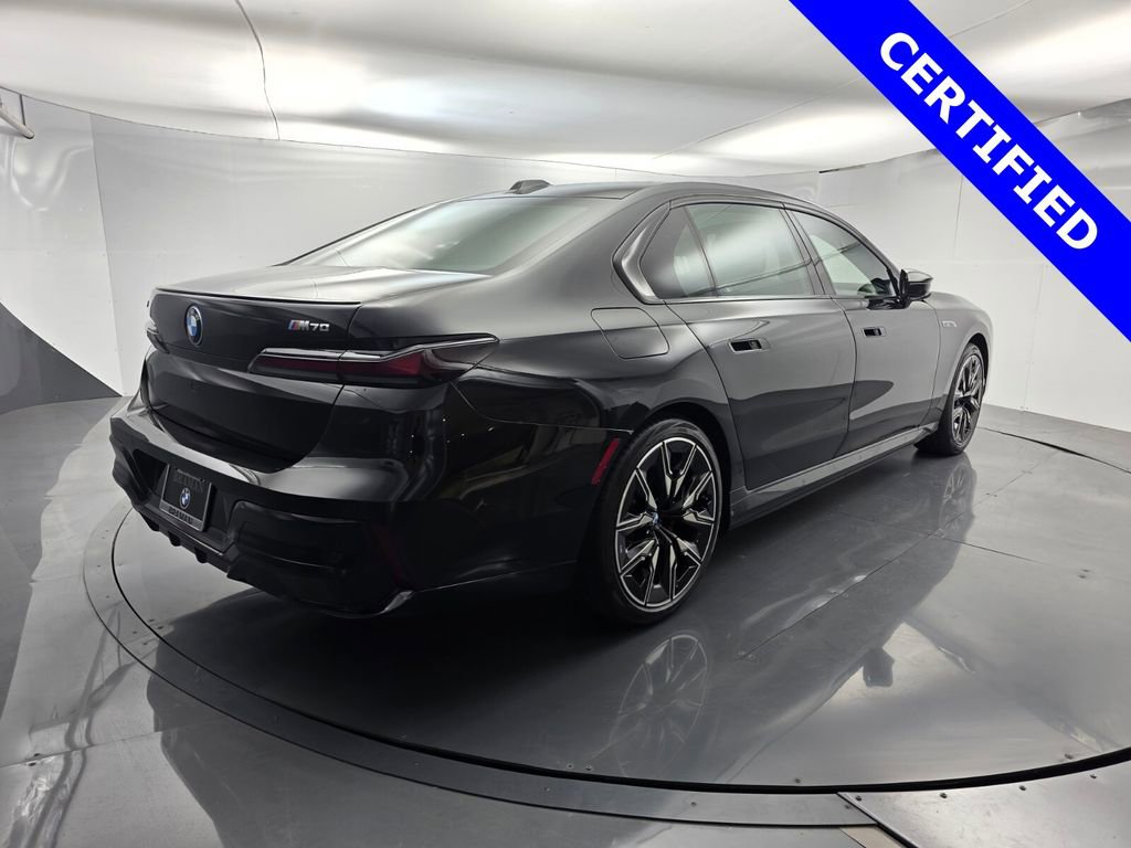 Certified 2025 BMW i7 xDrive60 w/ Executive Package AWD/4WD video 4