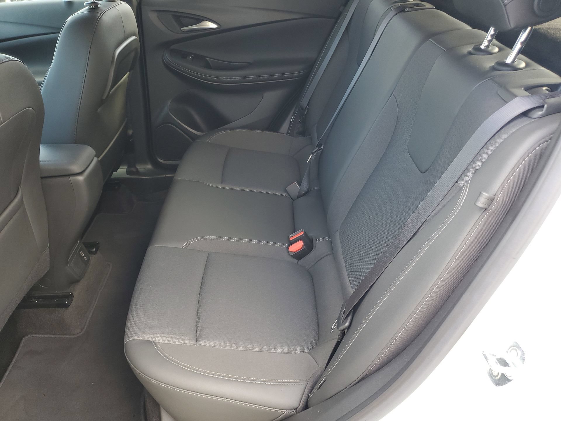 Used 2023 Buick Encore GX Preferred w/ Cold Weather Comfort Package FWD image 11