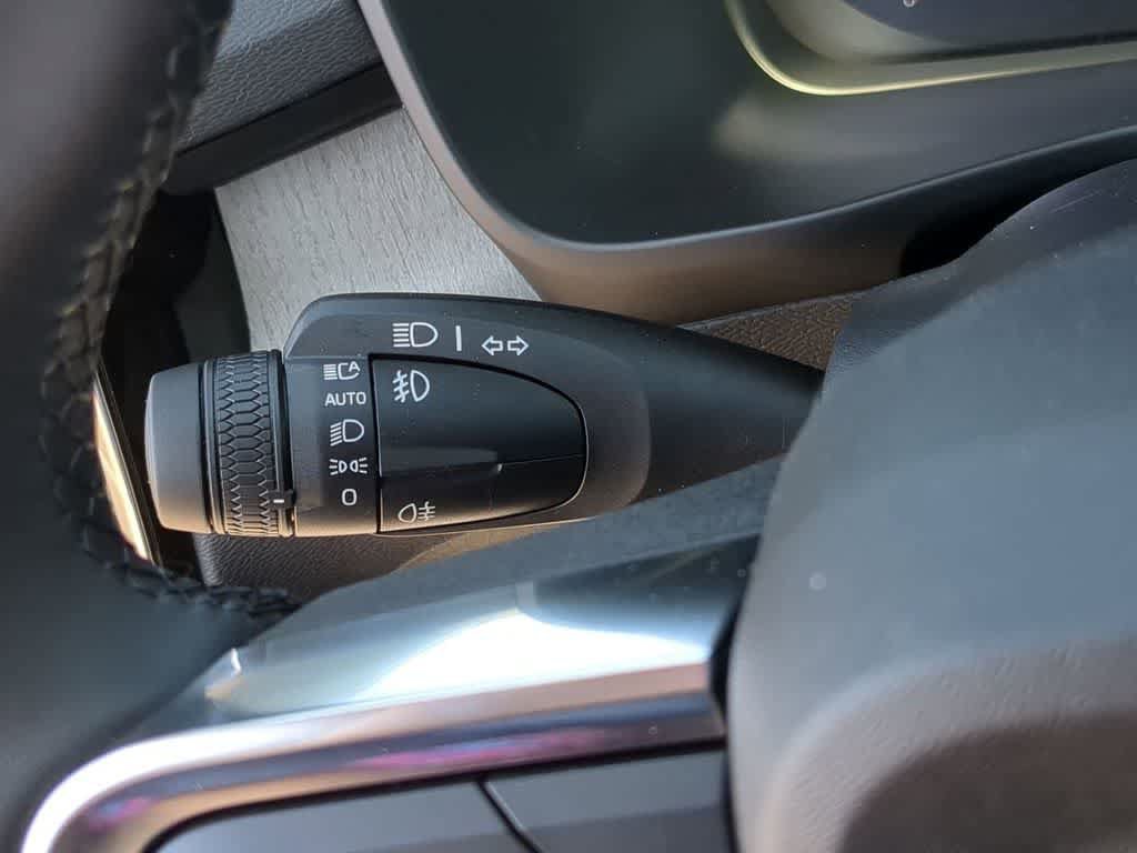 New 2026 Volvo XC40 B5 Plus w/ Protection Package Premier AWD/4WD image 25