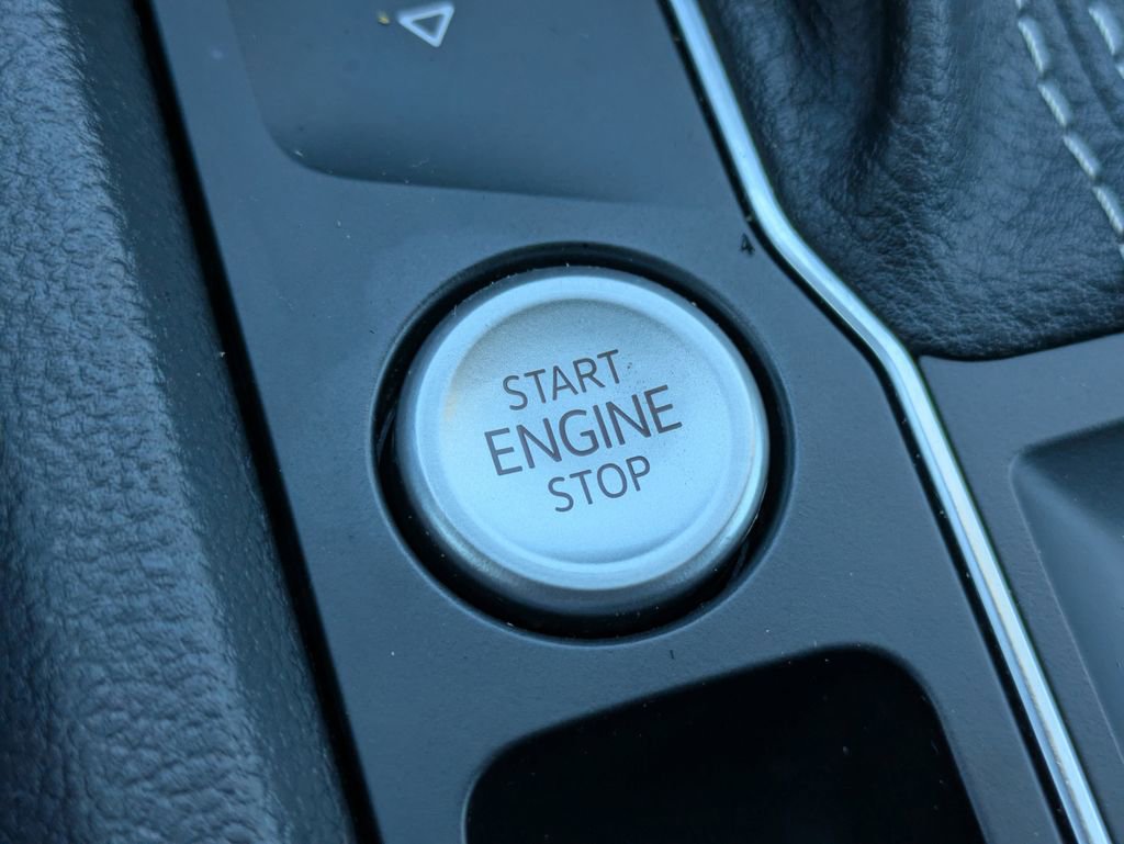 Used 2022 Volkswagen Atlas SE image 28