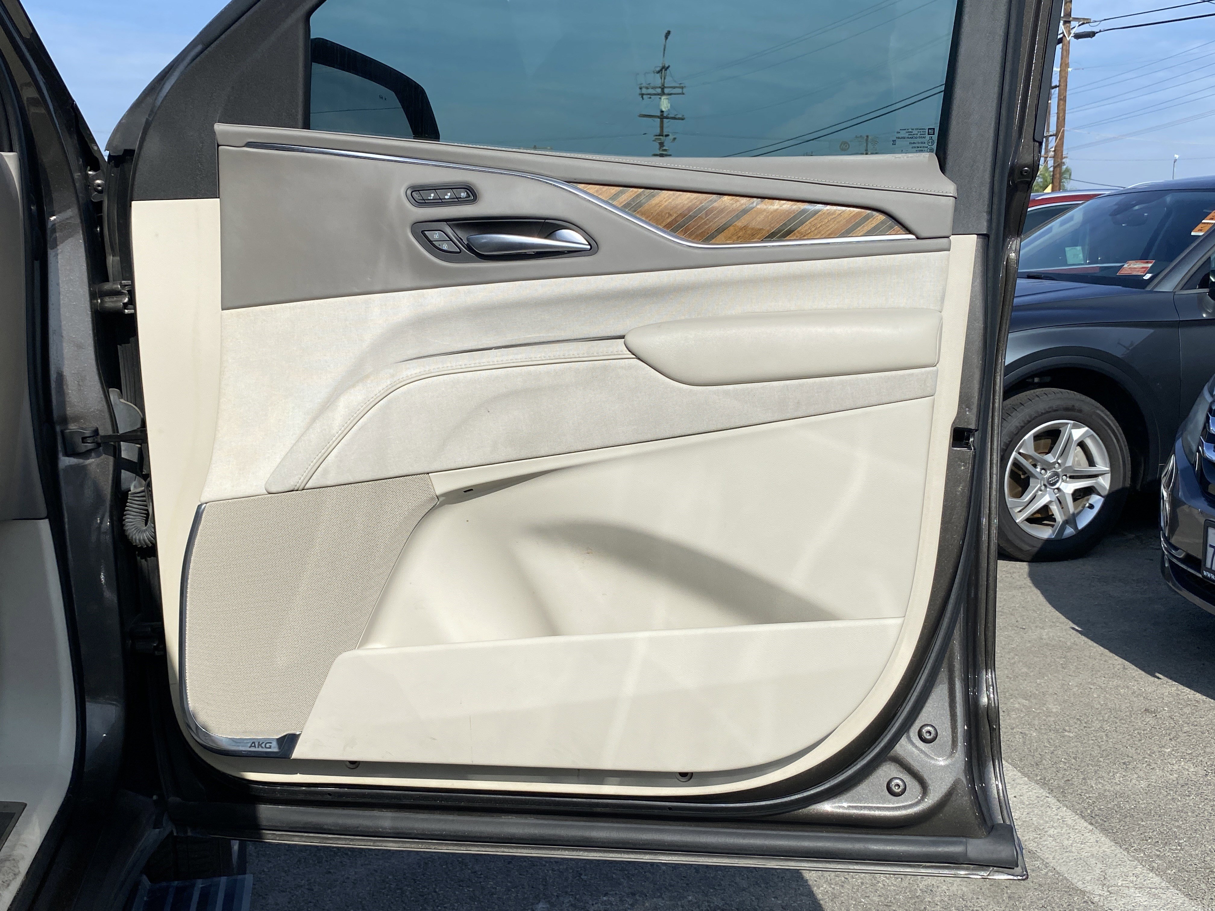 Used 2021 Cadillac Escalade Premium Luxury Platinum image 30