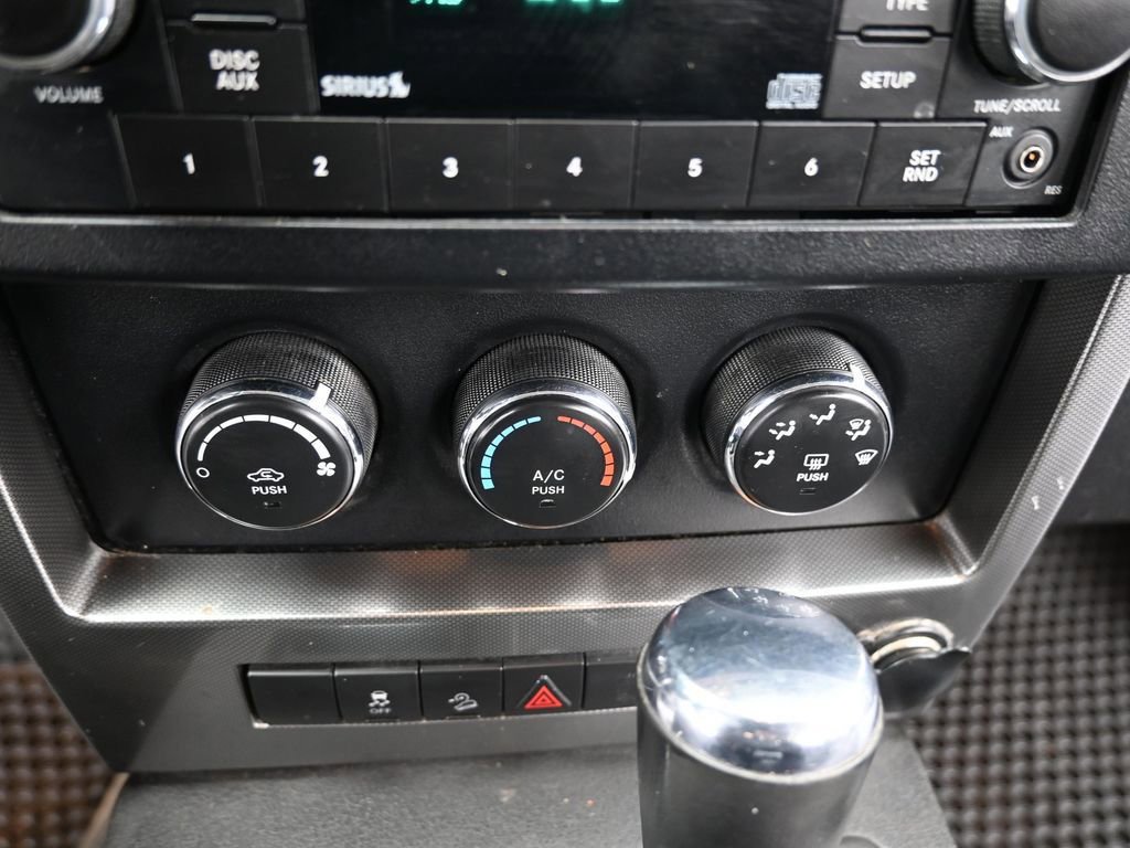 Used 2011 Jeep Liberty Sport image 15