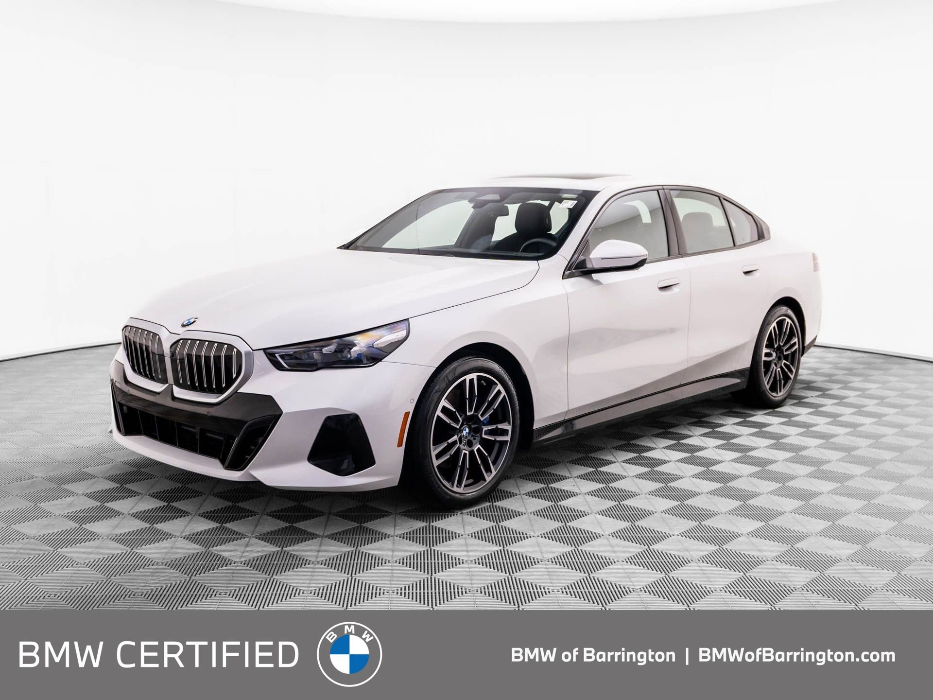 Certified 2026 BMW 530i xDrive AWD/4WD image 1