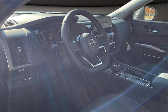 New 2025 Nissan Pathfinder Platinum w/ Cargo Package image 7