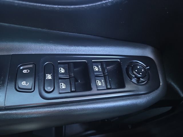 Used 2018 Jeep Renegade Altitude image 17