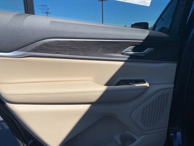 New 2025 Jeep Grand Cherokee L Limited image 31