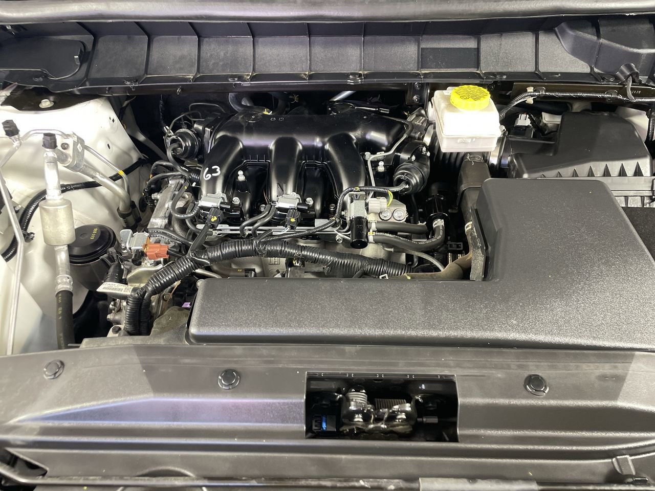 Used 2025 Nissan Pathfinder SV image 10