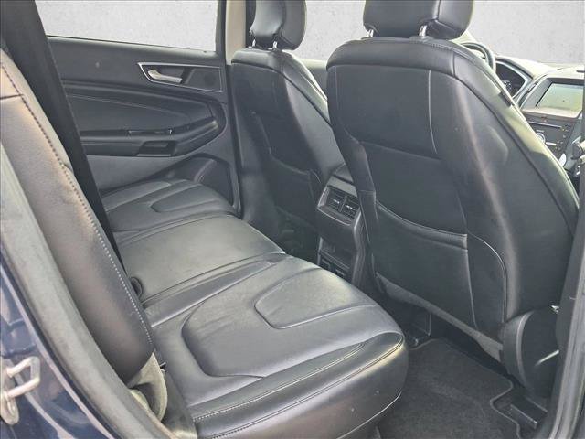 Used 2017 Ford Edge Titanium w/ Technology Package FWD image 18