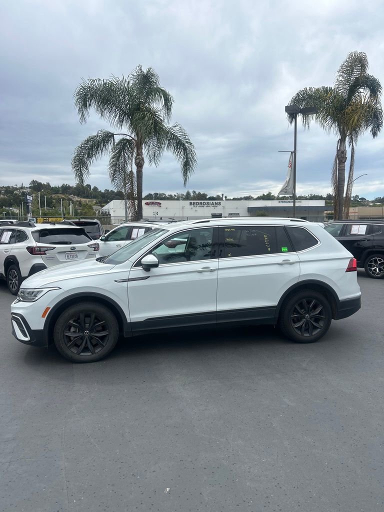 Used 2024 Volkswagen Tiguan SE image 8