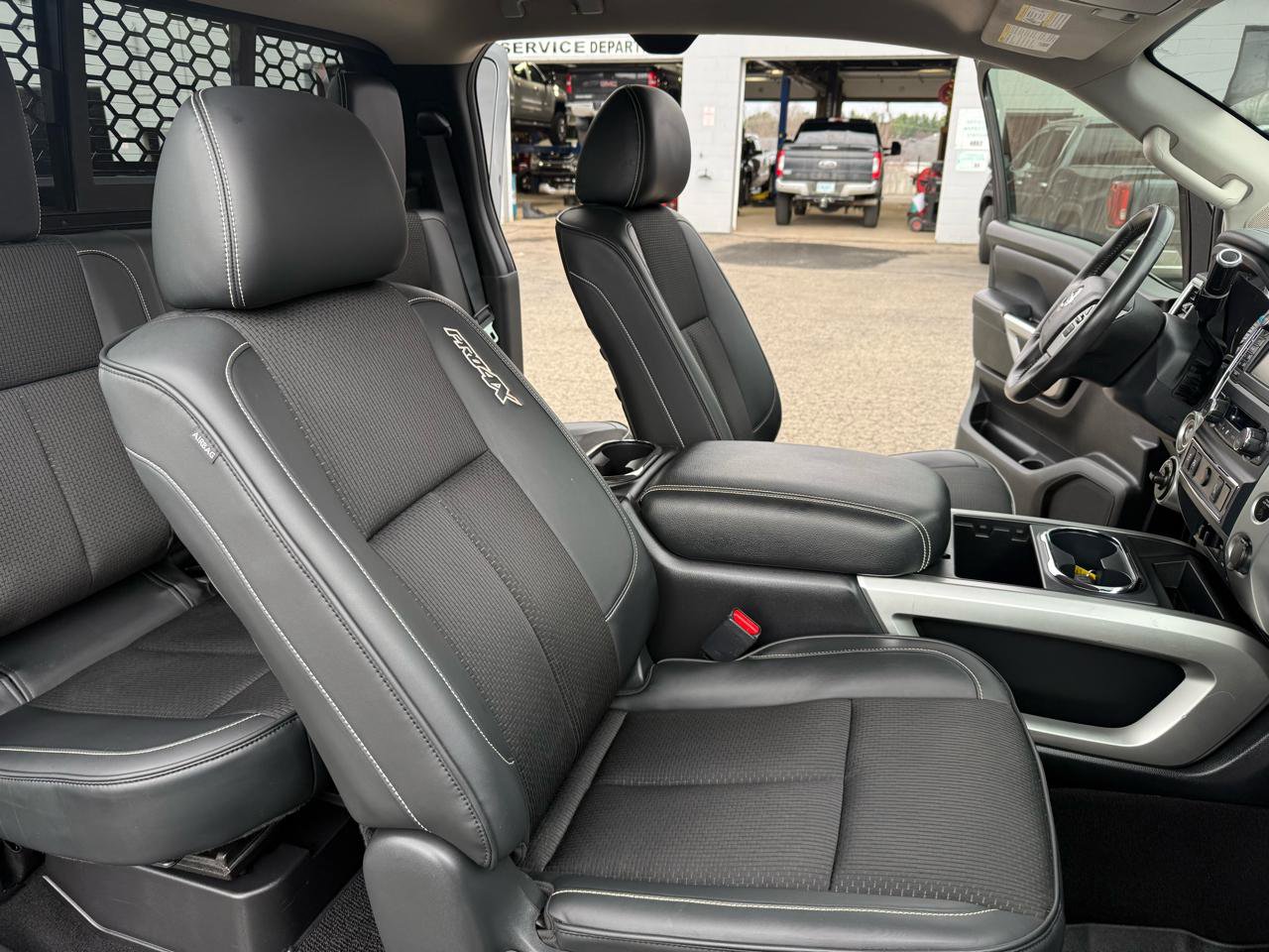 Used 2017 Nissan Titan PRO-4X image 22