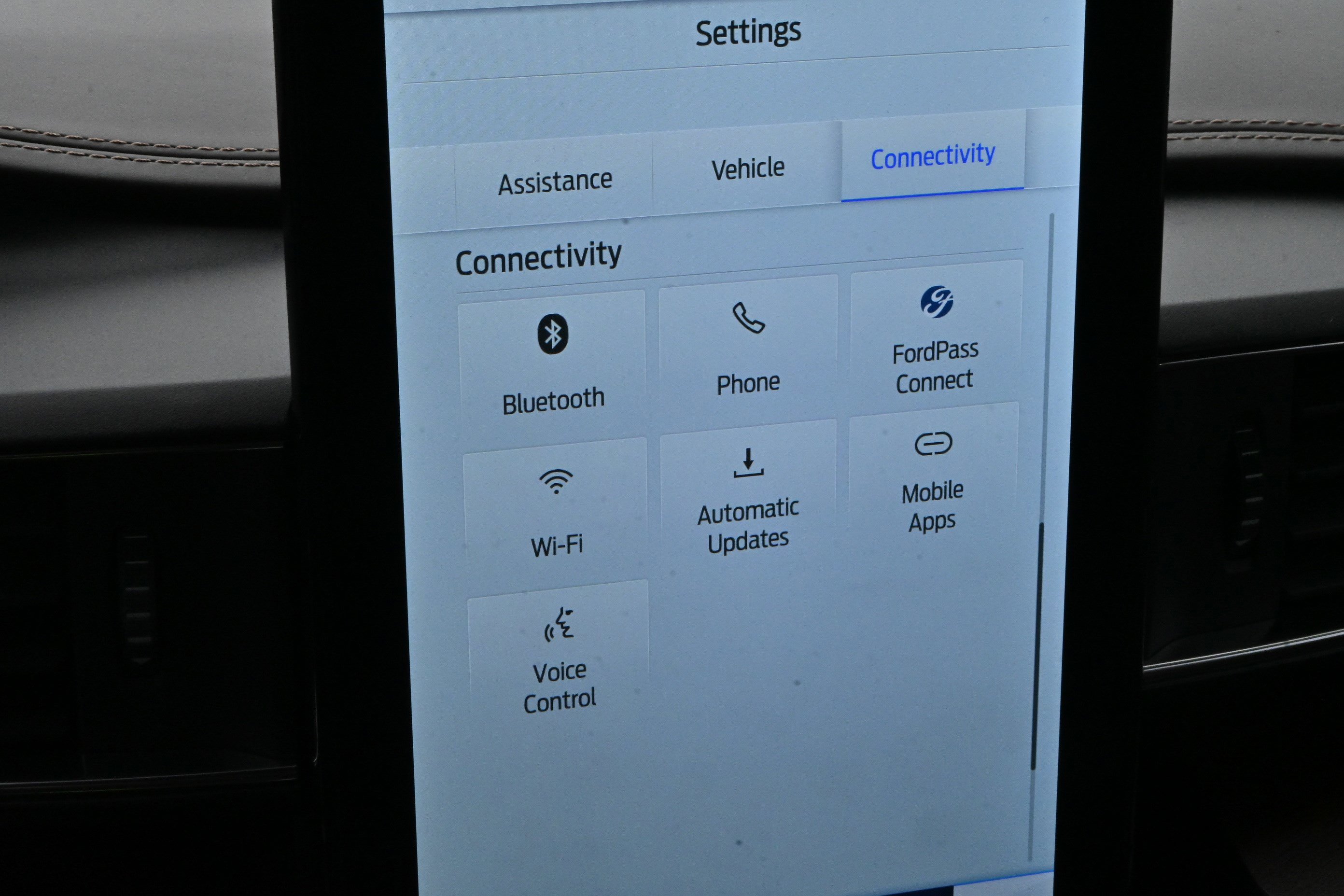 Used 2022 Ford Explorer King Ranch w/ Class IV Trailer Tow Package AWD/4WD image 33