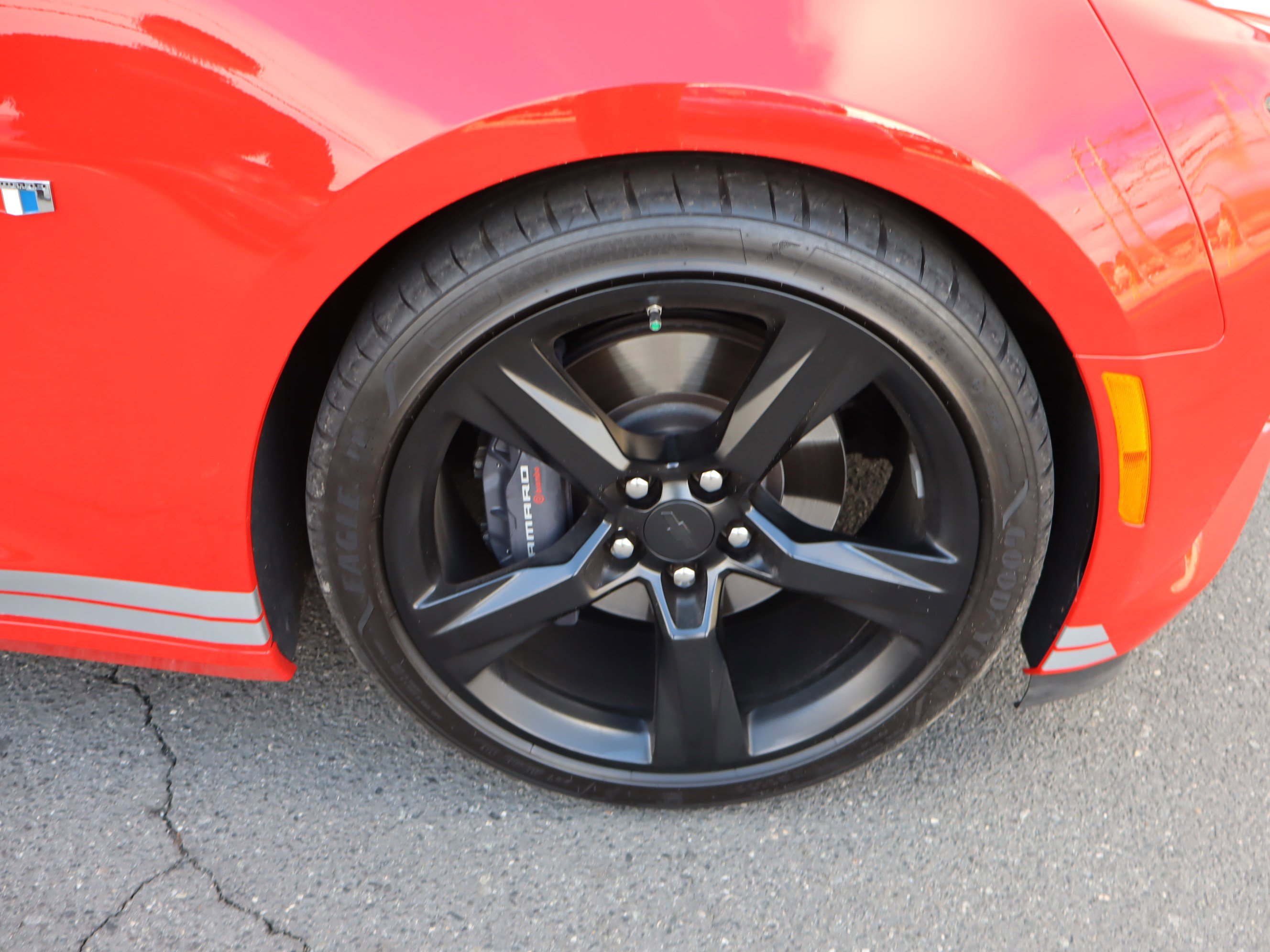 Used 2018 Chevrolet Camaro SS image 31