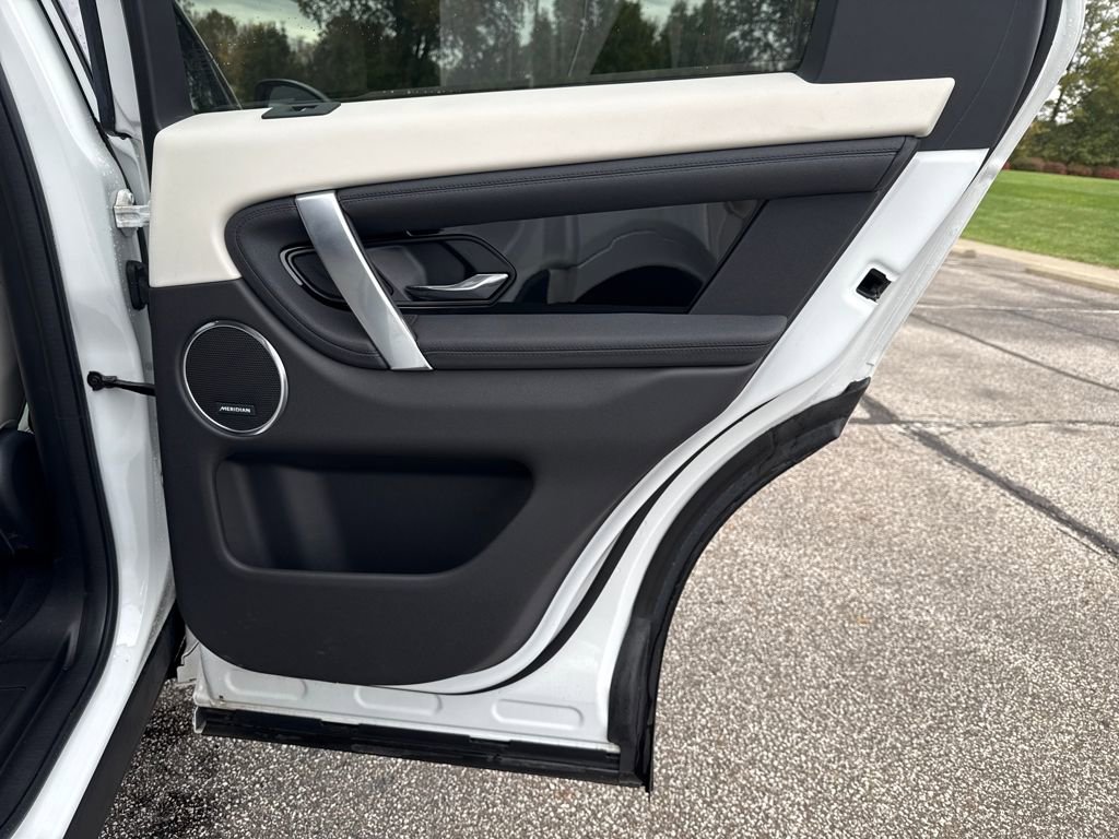 Used 2024 Land Rover Discovery Sport S image 17