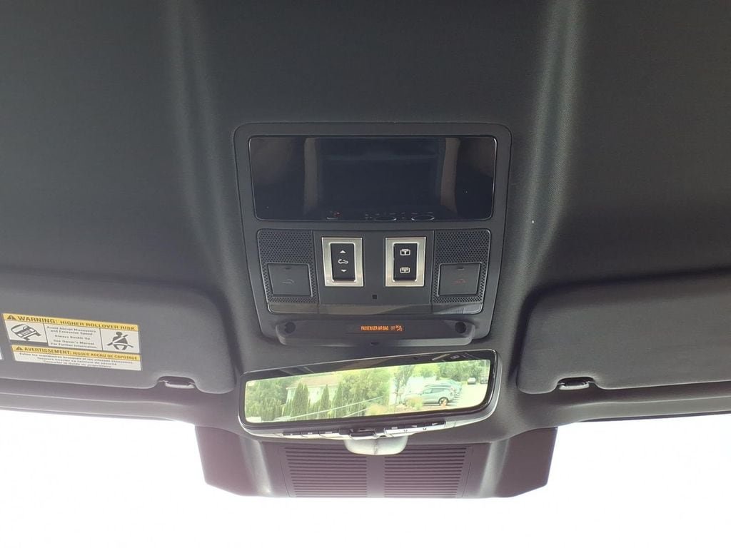 New 2026 Land Rover Defender 130 X-Dynamic SE AWD/4WD image 23
