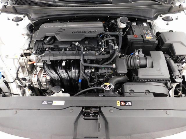 Used 2024 Hyundai Elantra SEL image 53