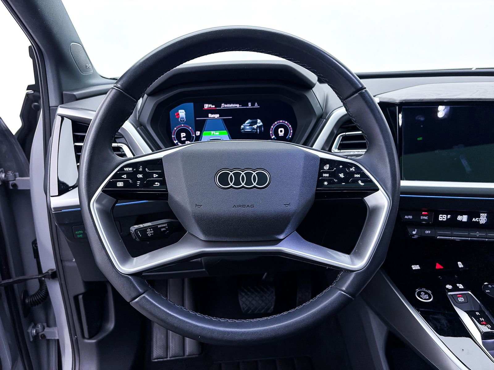 Used 2024 Audi Q4 e-tron Premium Plus w/ Premium Plus AWD/4WD image 26
