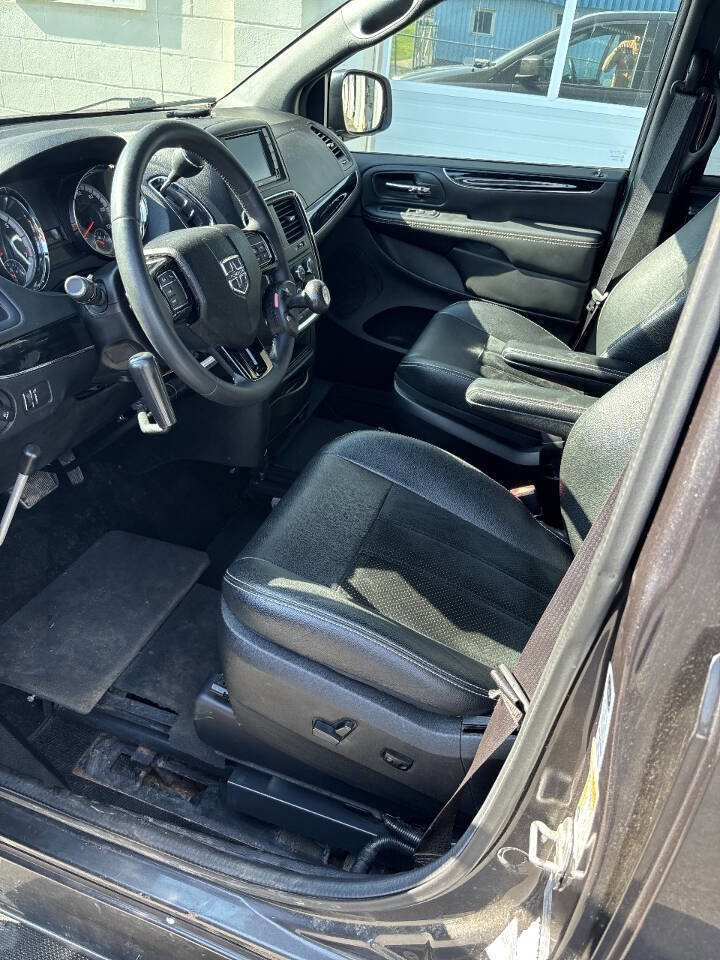 Used 2015 Dodge Grand Caravan SXT FWD image 9