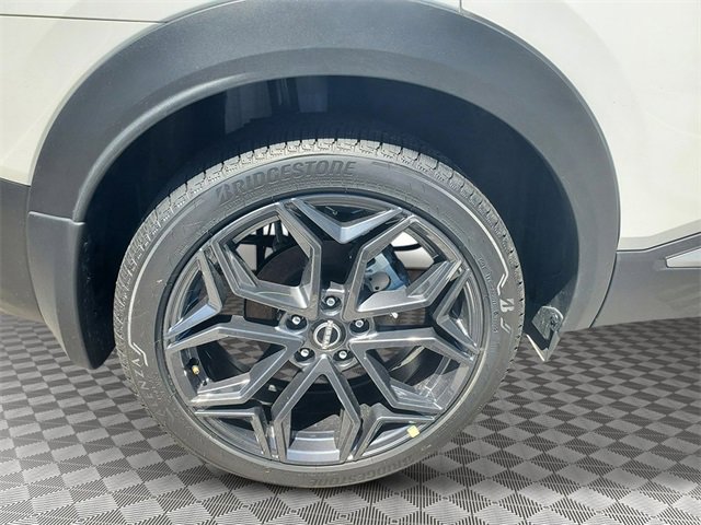 New 2025 Nissan Kicks SR image 11