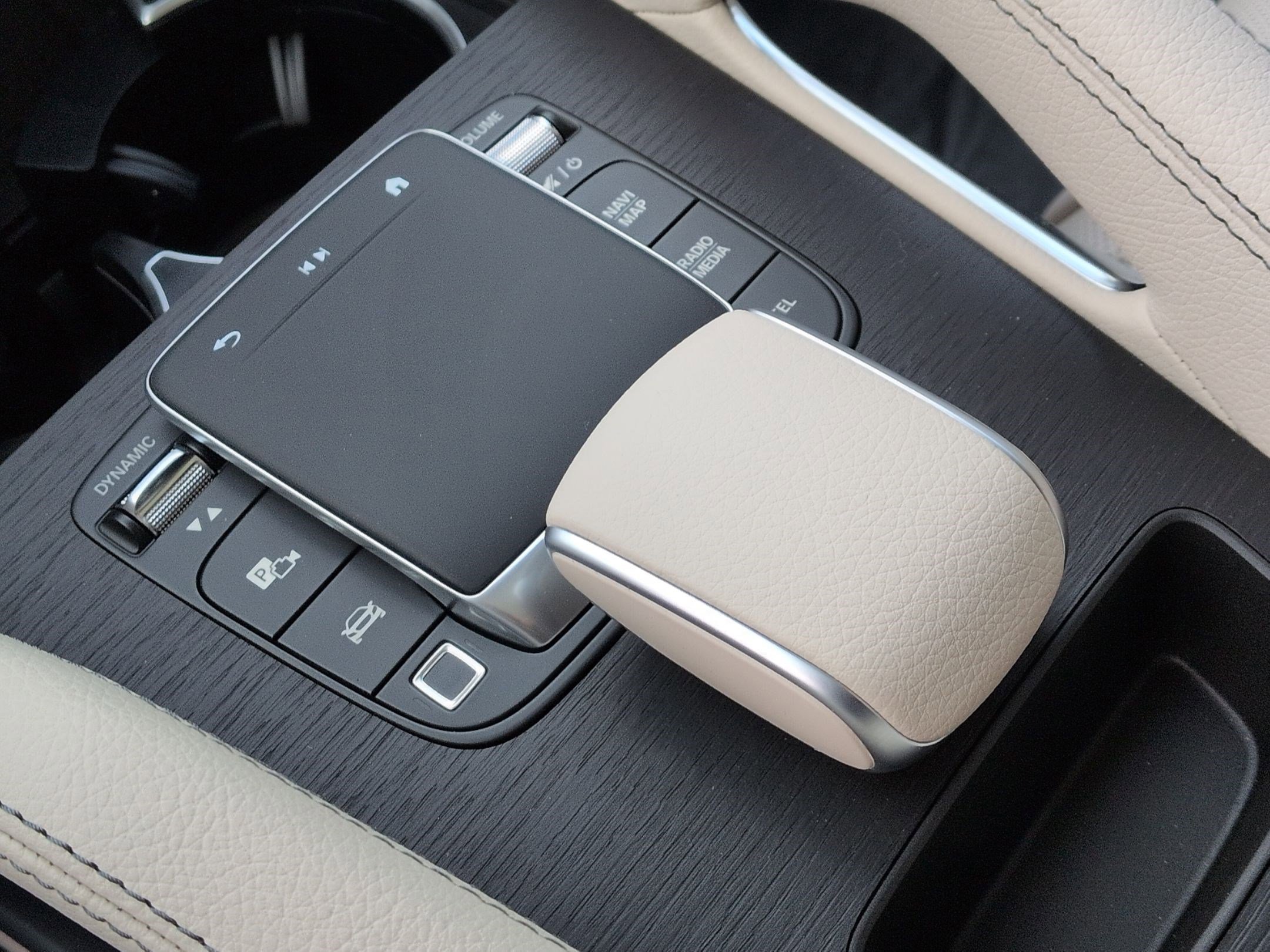 New 2026 Mercedes-Benz GLE 450 4MATIC image 14