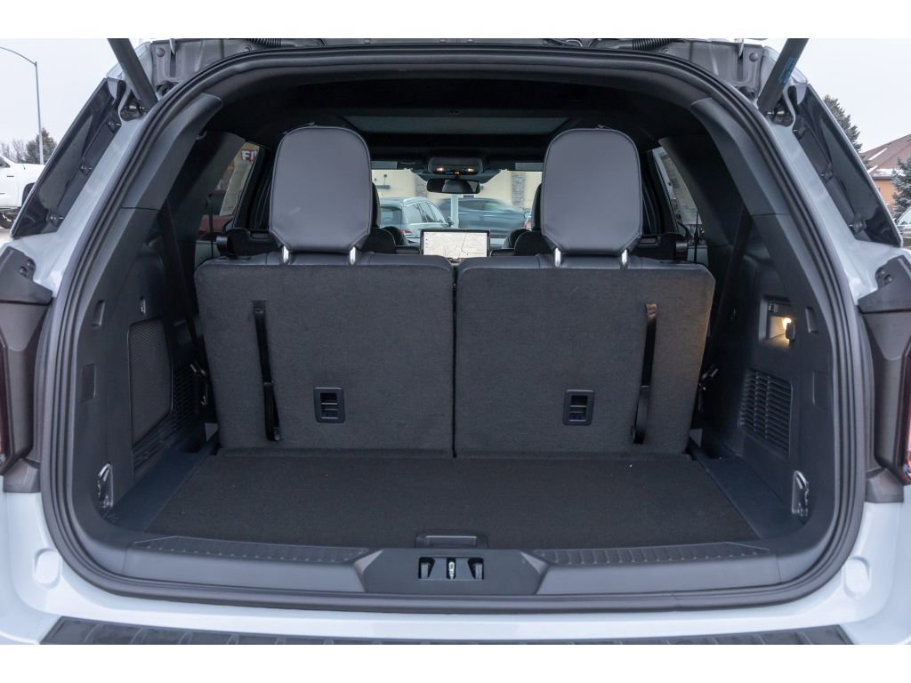 New 2026 Ford Explorer ST-Line w/ ST-Line Street Pack image 16