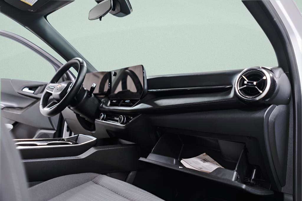 Used 2025 Chevrolet Equinox LT AWD/4WD image 35