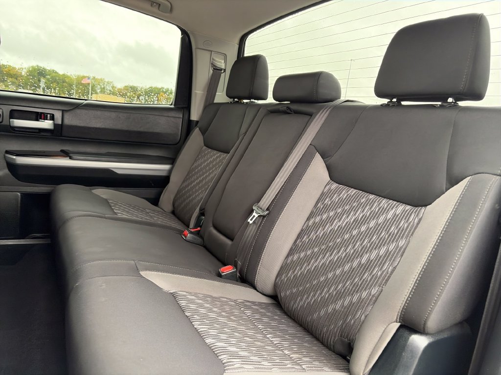 Used 2018 Toyota Tundra SR5 AWD/4WD image 32