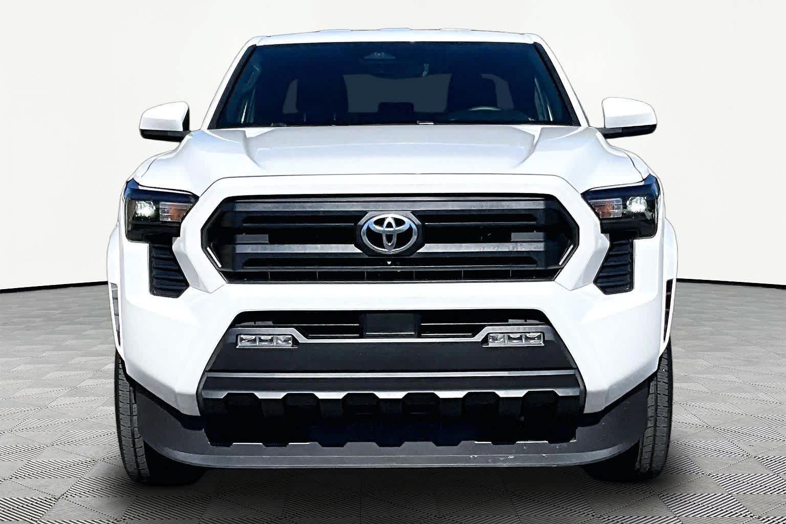 Used 2025 Toyota Tacoma SR5 RWD image 4