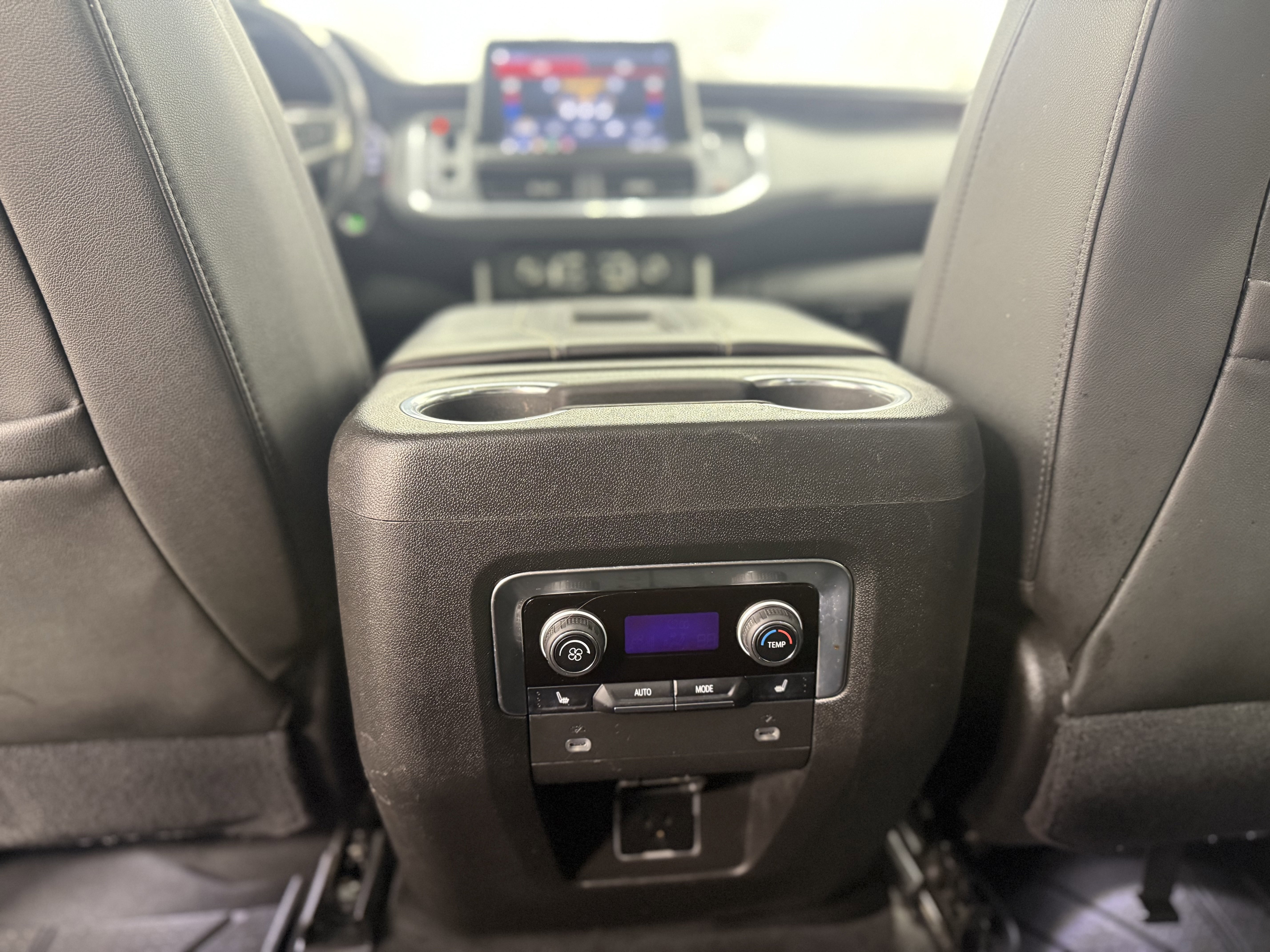 Used 2021 Chevrolet Suburban Premier w/ Premium Package image 28