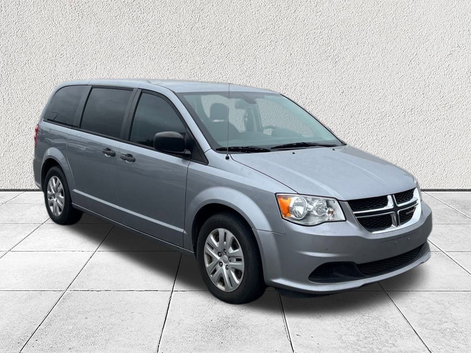 Used 2019 Dodge Grand Caravan SE w/ UConnect Hands-Free Group