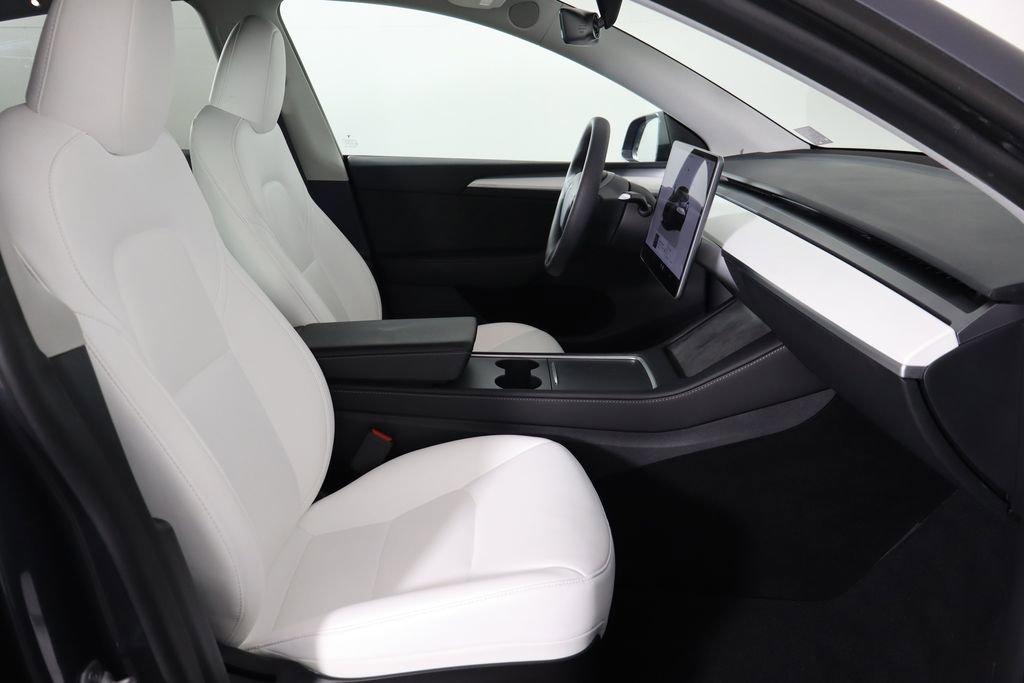 Used 2023 Tesla Model Y Performance AWD/4WD image 16