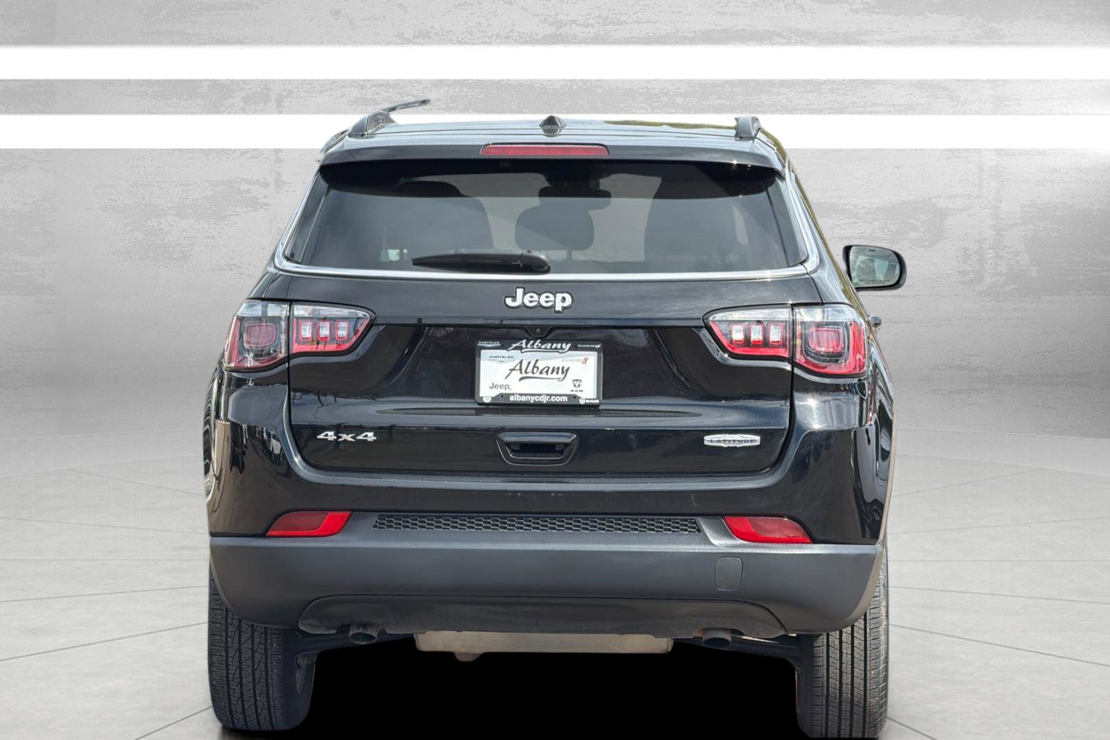 Used 2024 Jeep Compass Latitude image 7