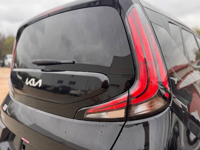 Used 2025 Kia Soul LX image 12