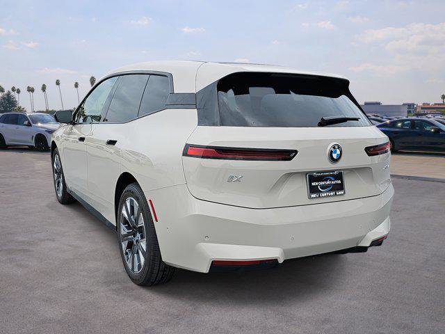 New 2026 BMW iX xDrive60 w/ Premium Package image 7