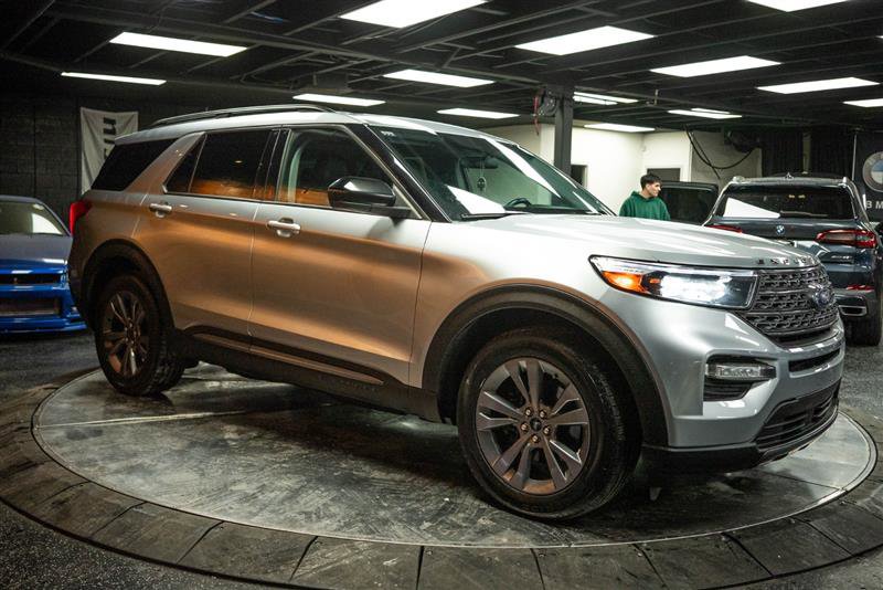 Used 2022 Ford Explorer XLT w/ Equipment Group 202A image 5