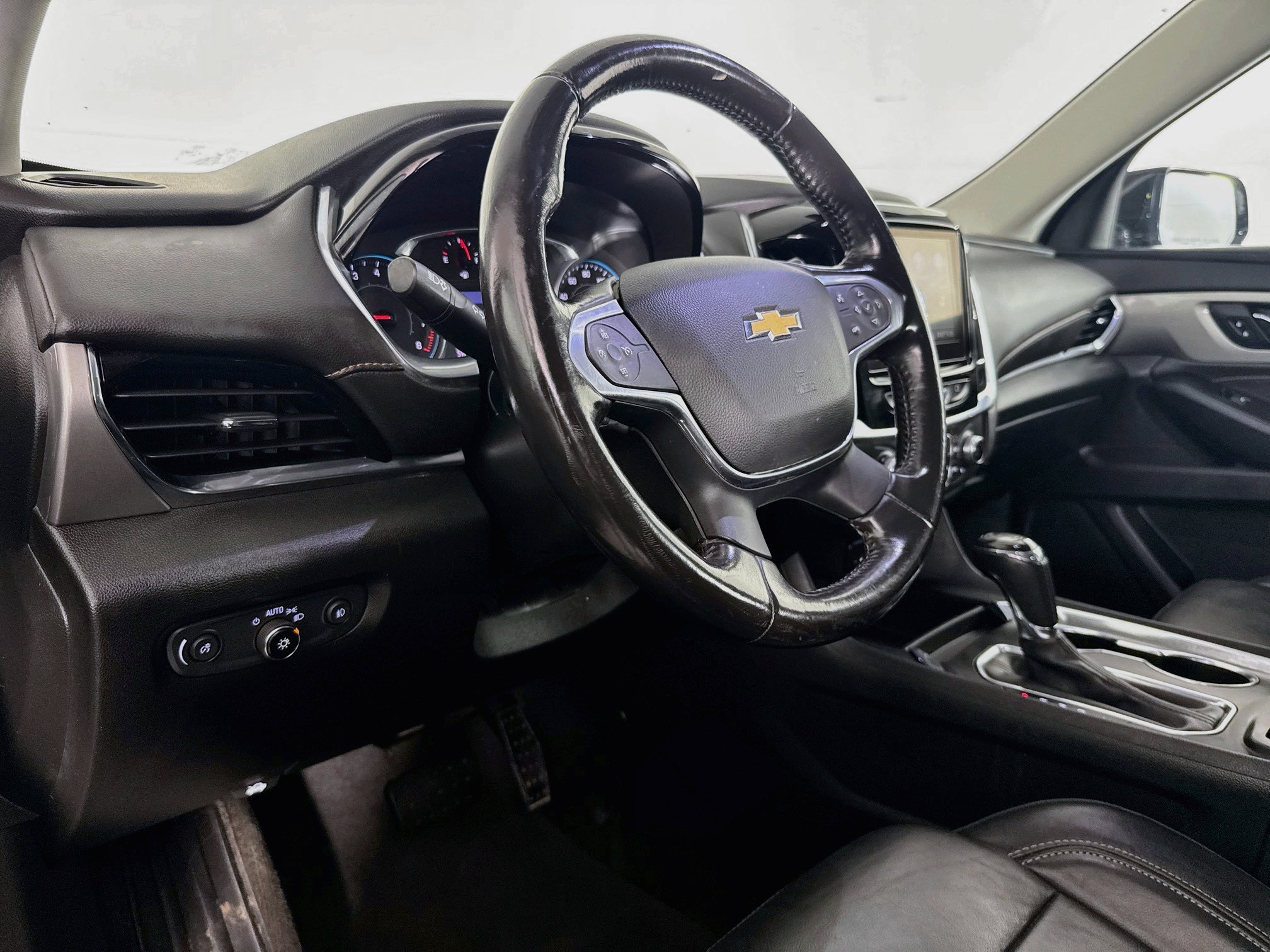Used 2020 Chevrolet Traverse LT FWD image 21