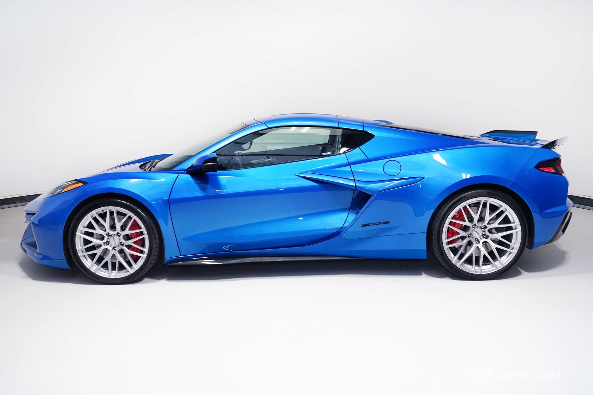 Used 2024 Chevrolet Corvette Z06 RWD image 4
