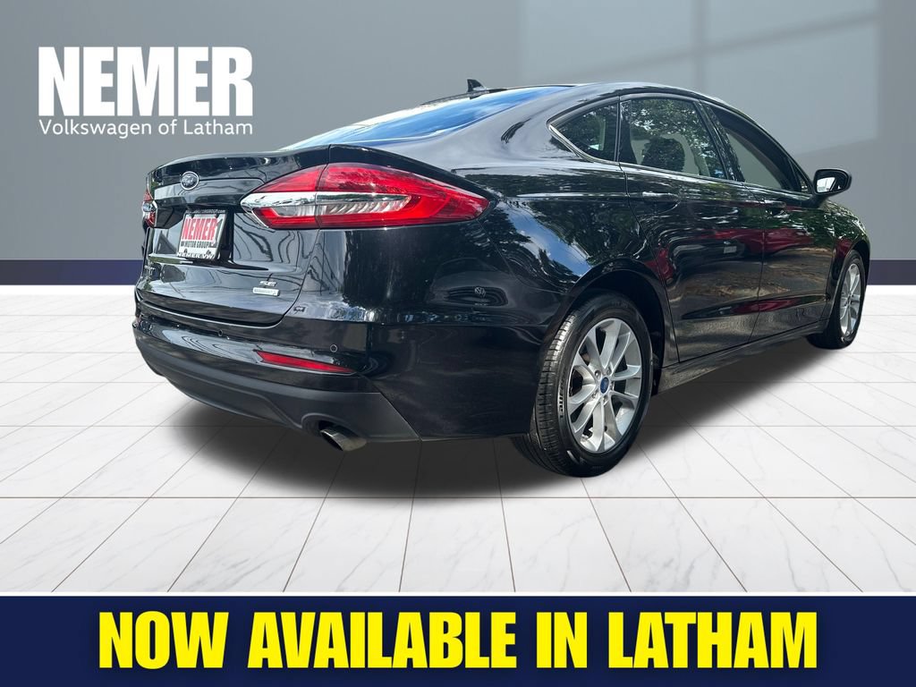 Used 2020 Ford Fusion SE FWD image 4