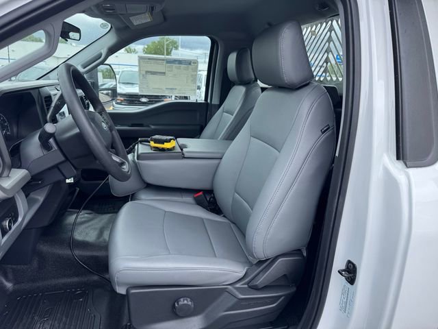 New 2025 Ford F550 4x4 Regular Cab Super Duty image 20