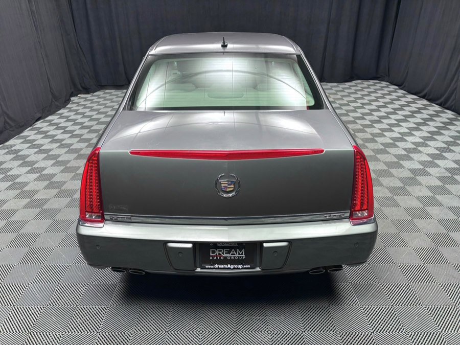 Used 2007 Cadillac DTS Luxury I w/ Sun And Sound Package image 4