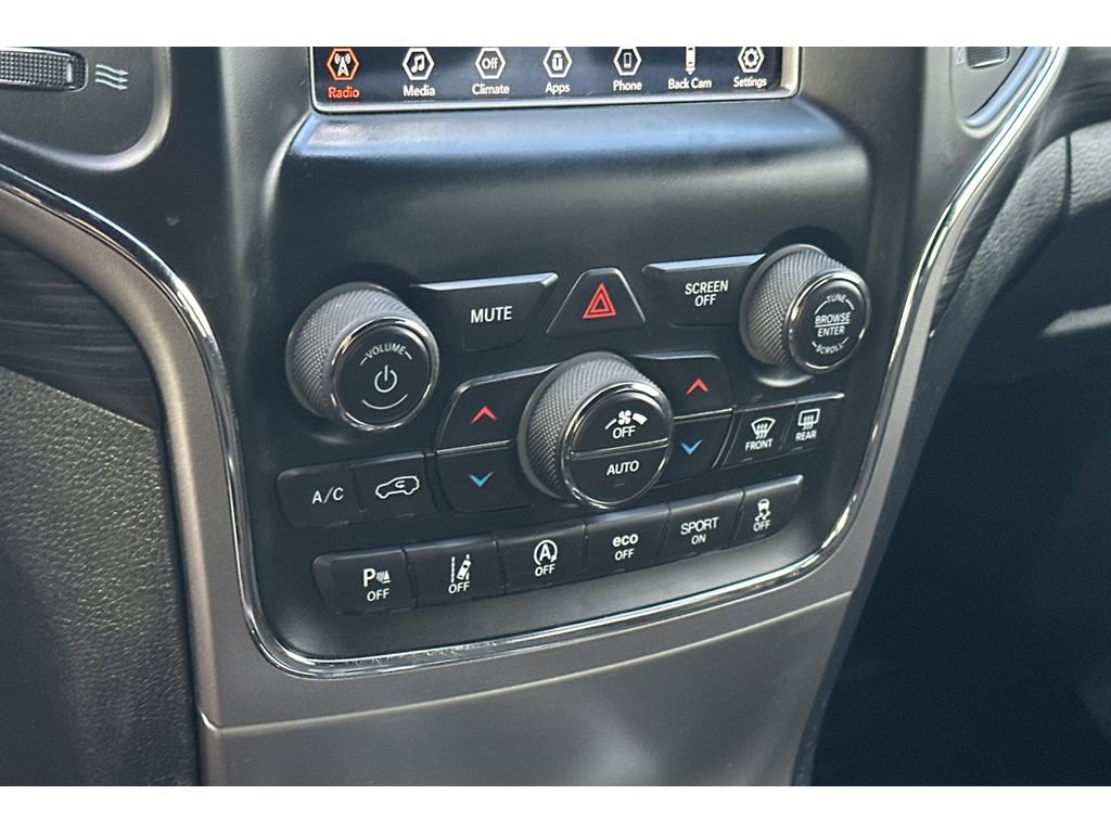 Used 2020 Jeep Grand Cherokee Laredo AWD/4WD image 21