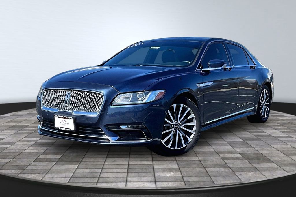 Used 2017 Lincoln Continental Select image 1