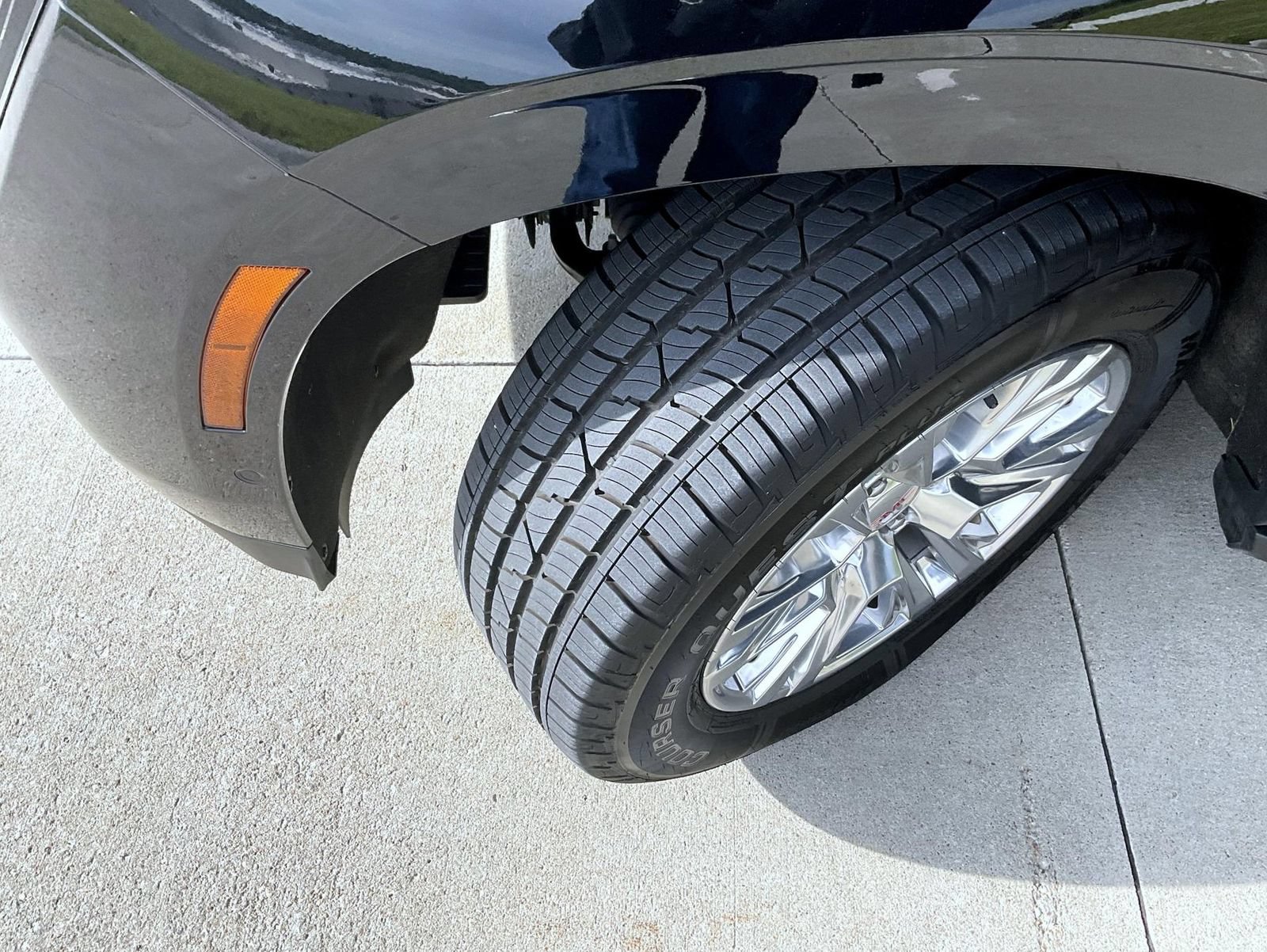 Used 2025 GMC Yukon XL Denali AWD/4WD image 25
