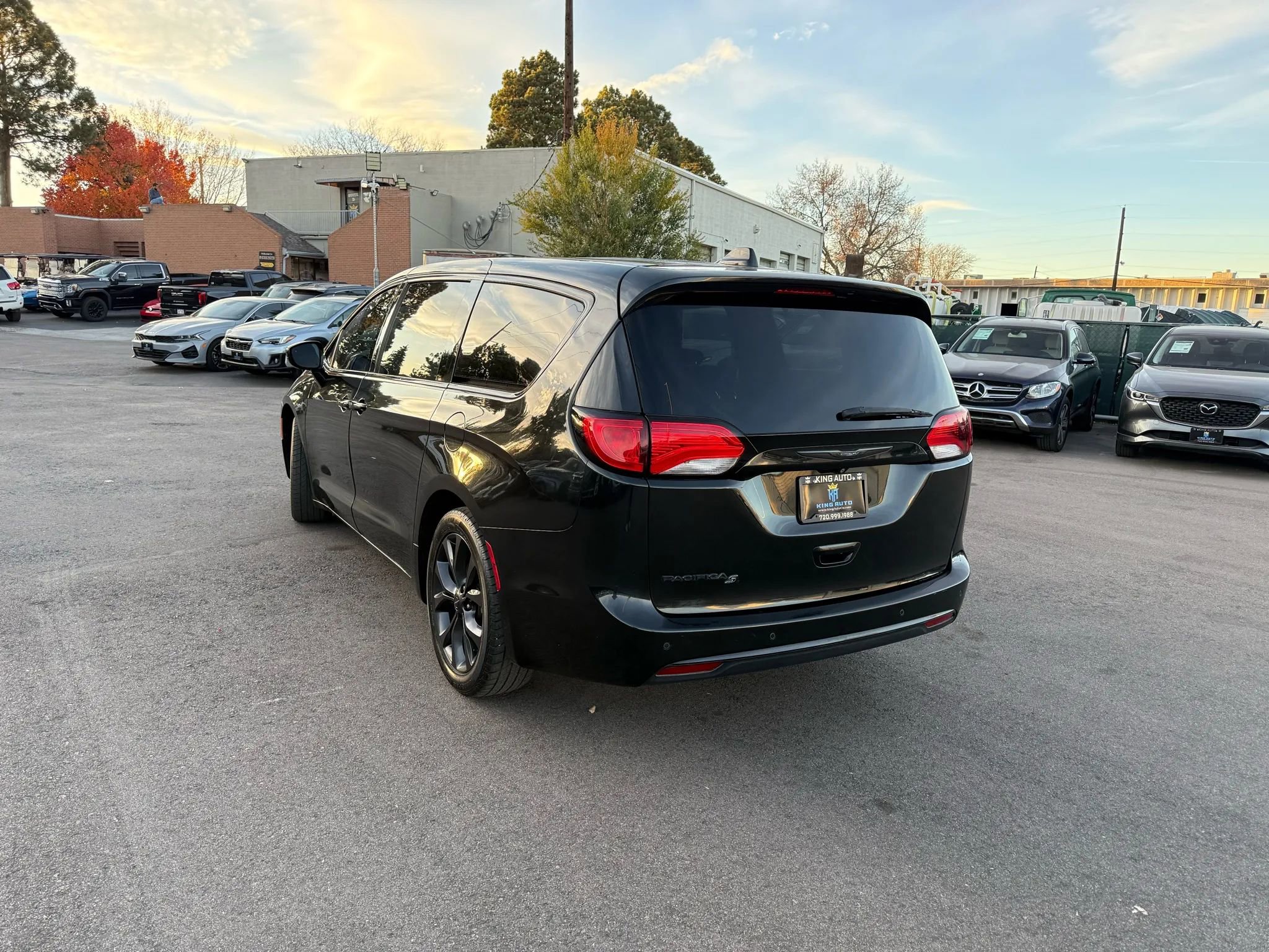 Used 2018 Chrysler Pacifica Touring Plus w/ S Appearance Package image 6