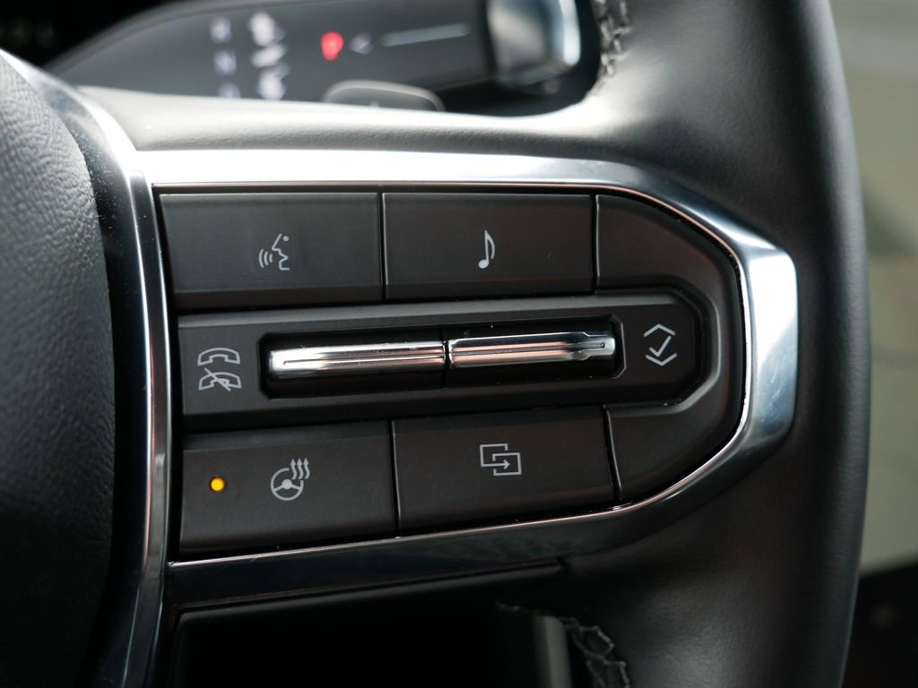 Used 2025 GMC Acadia Elevation AWD/4WD image 32